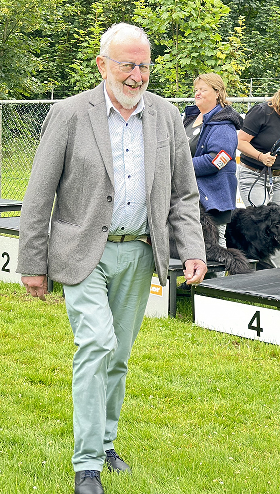 003 Keurmeester Staf Van den Bosch
